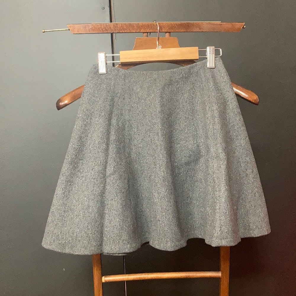 Women’s Theory wool mini skirt size 6